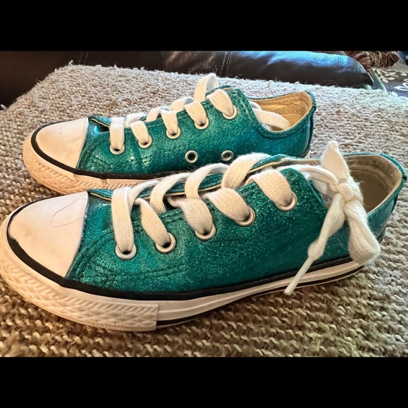 Girls shoes like new - Picture 1 of 3